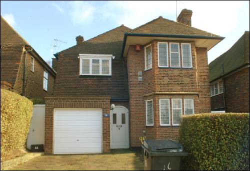 016 Ossulton Way